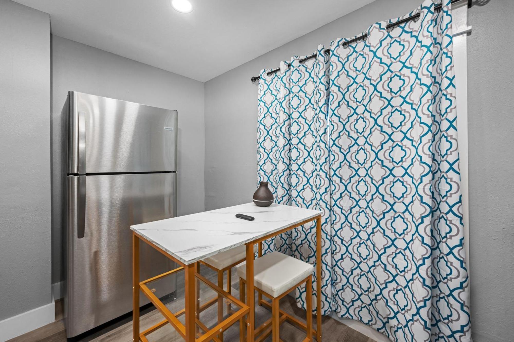 Comfortable 2Br Apt In Vibrant Houston Heights Extérieur photo